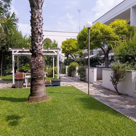 Residence Borgo Latino- Localo Torre dell'Orso Buitenkant foto