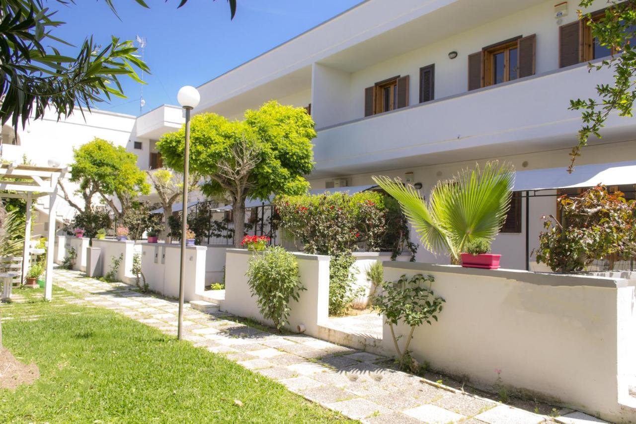 Residence Borgo Latino- Localo Torre dell'Orso Buitenkant foto