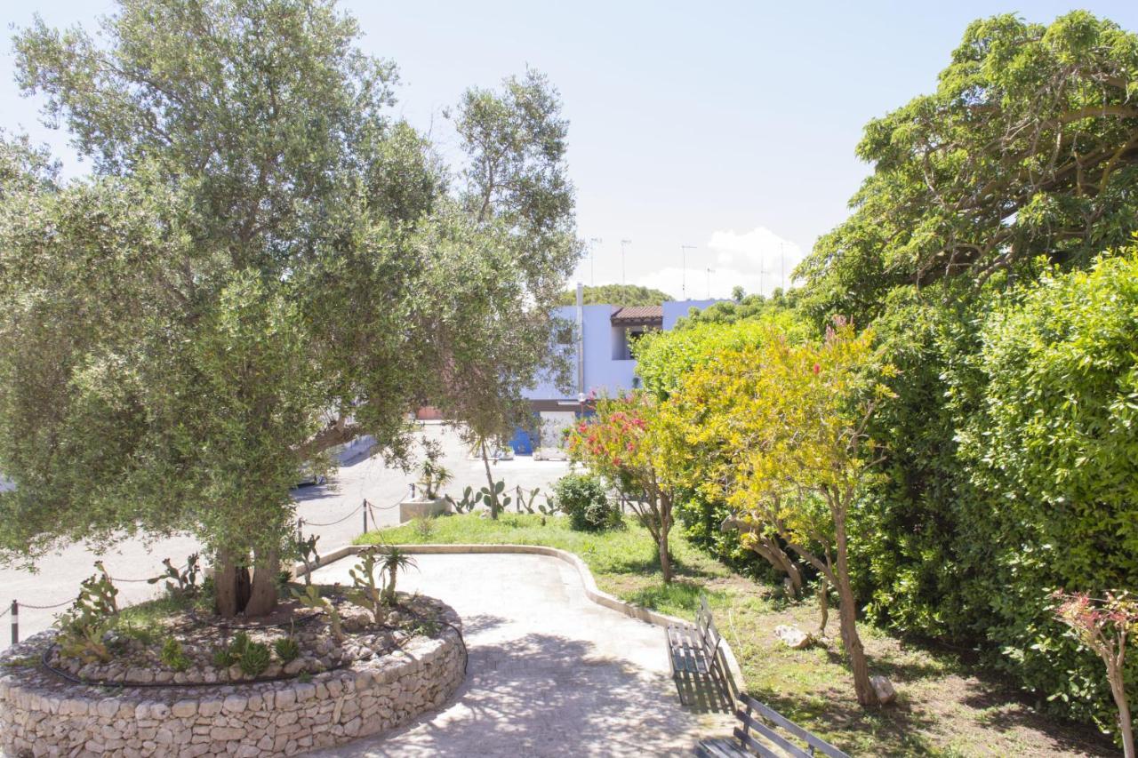Residence Borgo Latino- Localo Torre dell'Orso Buitenkant foto
